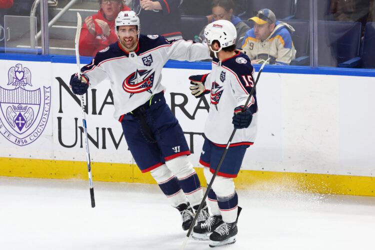 Wood scores 2, lifting Blue Jackets to win over Sabres